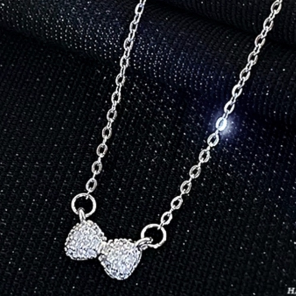 Dainty Rhinestone Bow Necklace